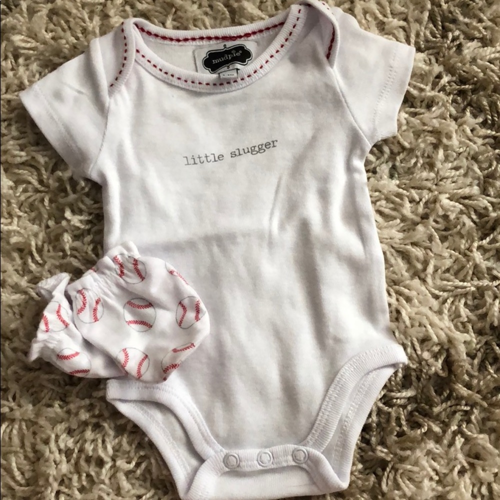 Mudpie onesie and mits